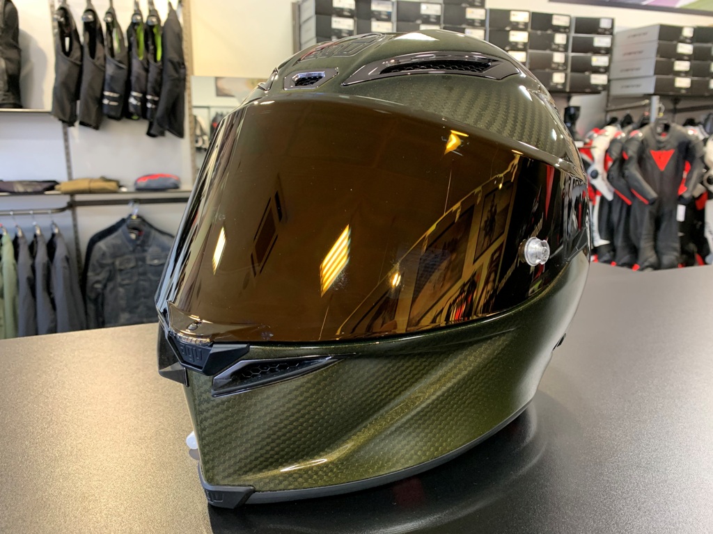 視線を奪われる希少デザインのヘルメット【PISTA GP RR】